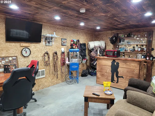 a view of living room washer and dryer