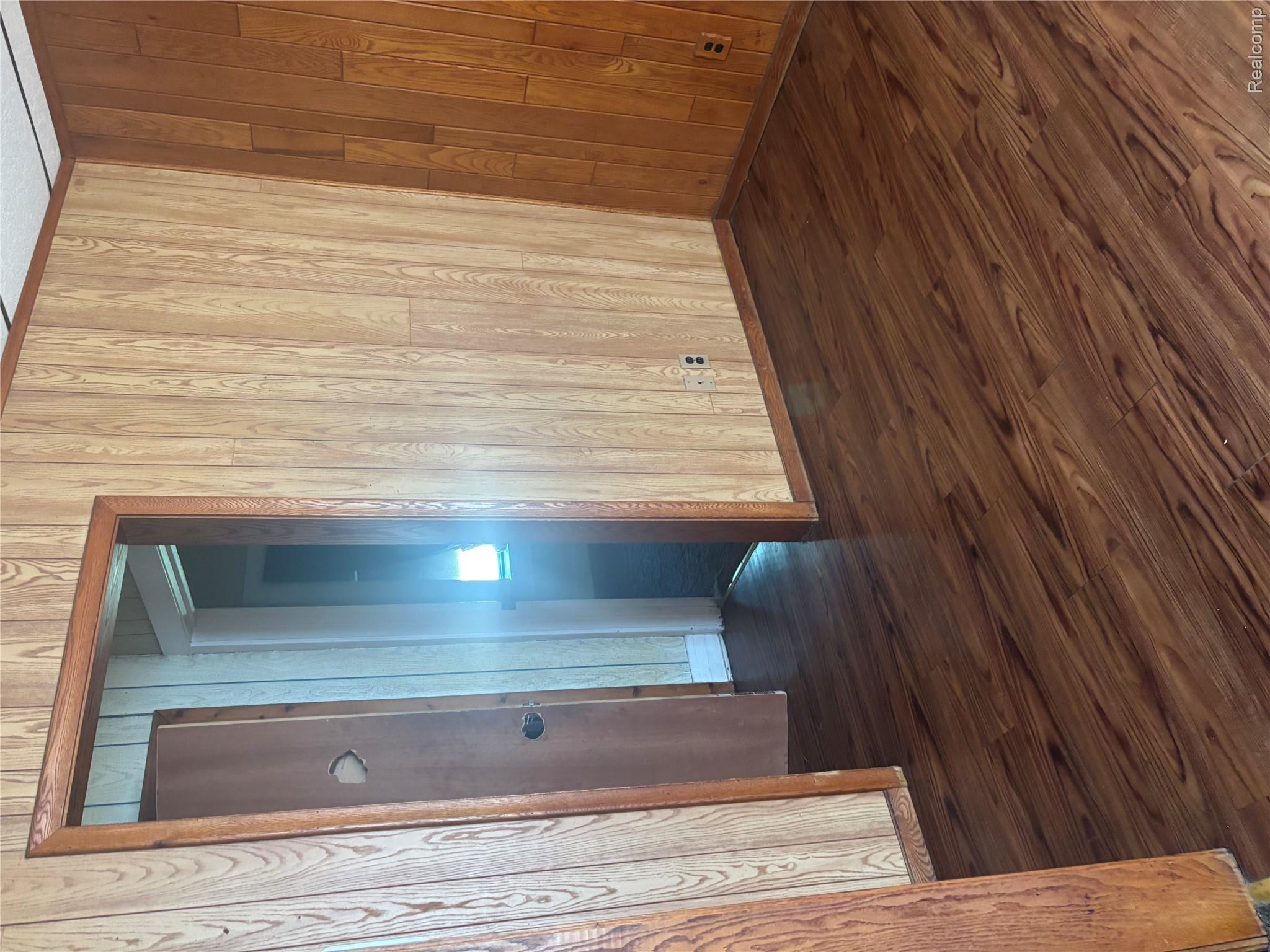 1122 Simcoe Avenue Flint, MI 48507 - Photo 11 of 21 IMG_1173.jpeg