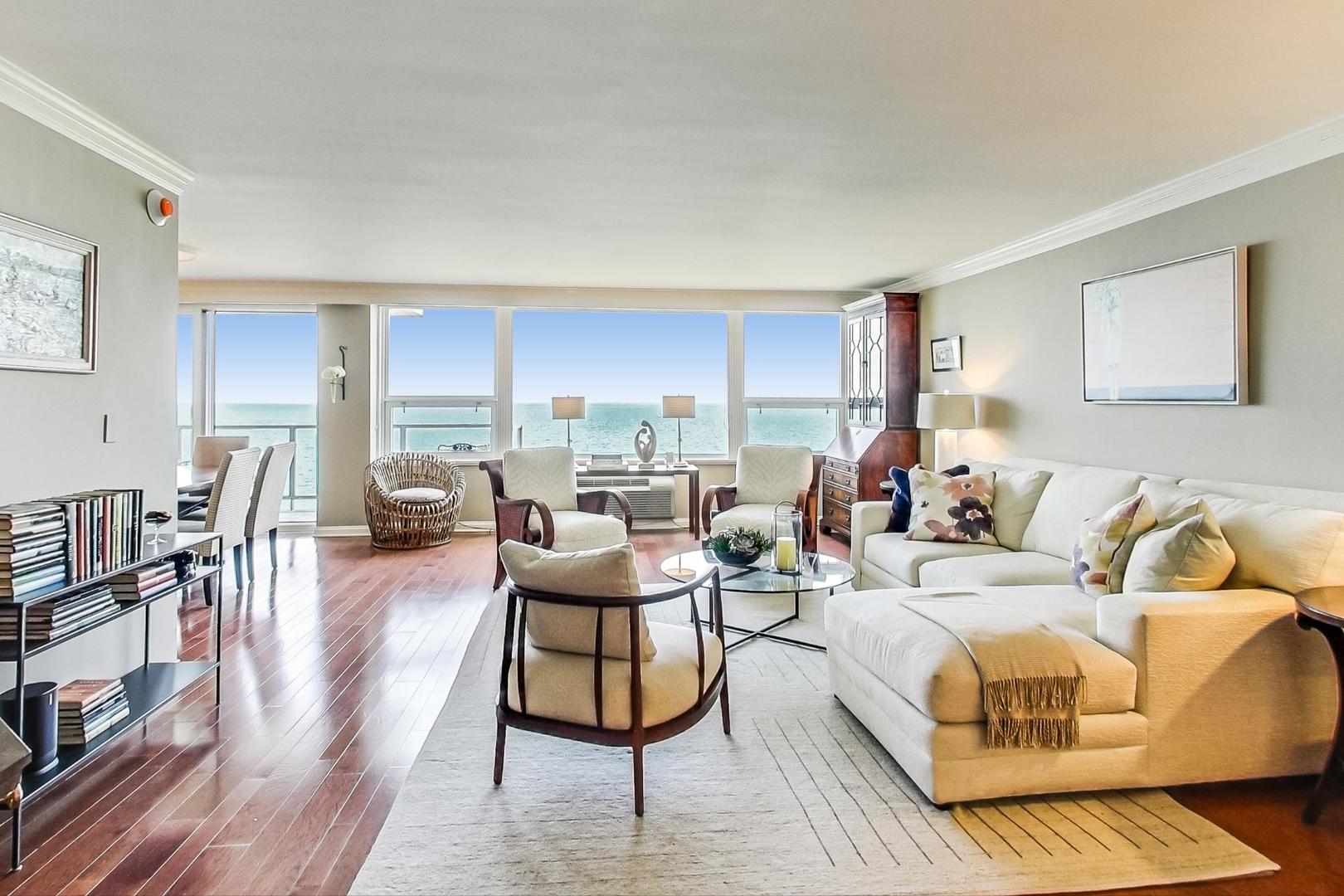 1630 Sheridan Road, Unit 8B Wilmette, IL 60091 - Photo 2 of 45 a living room with furniture and a table