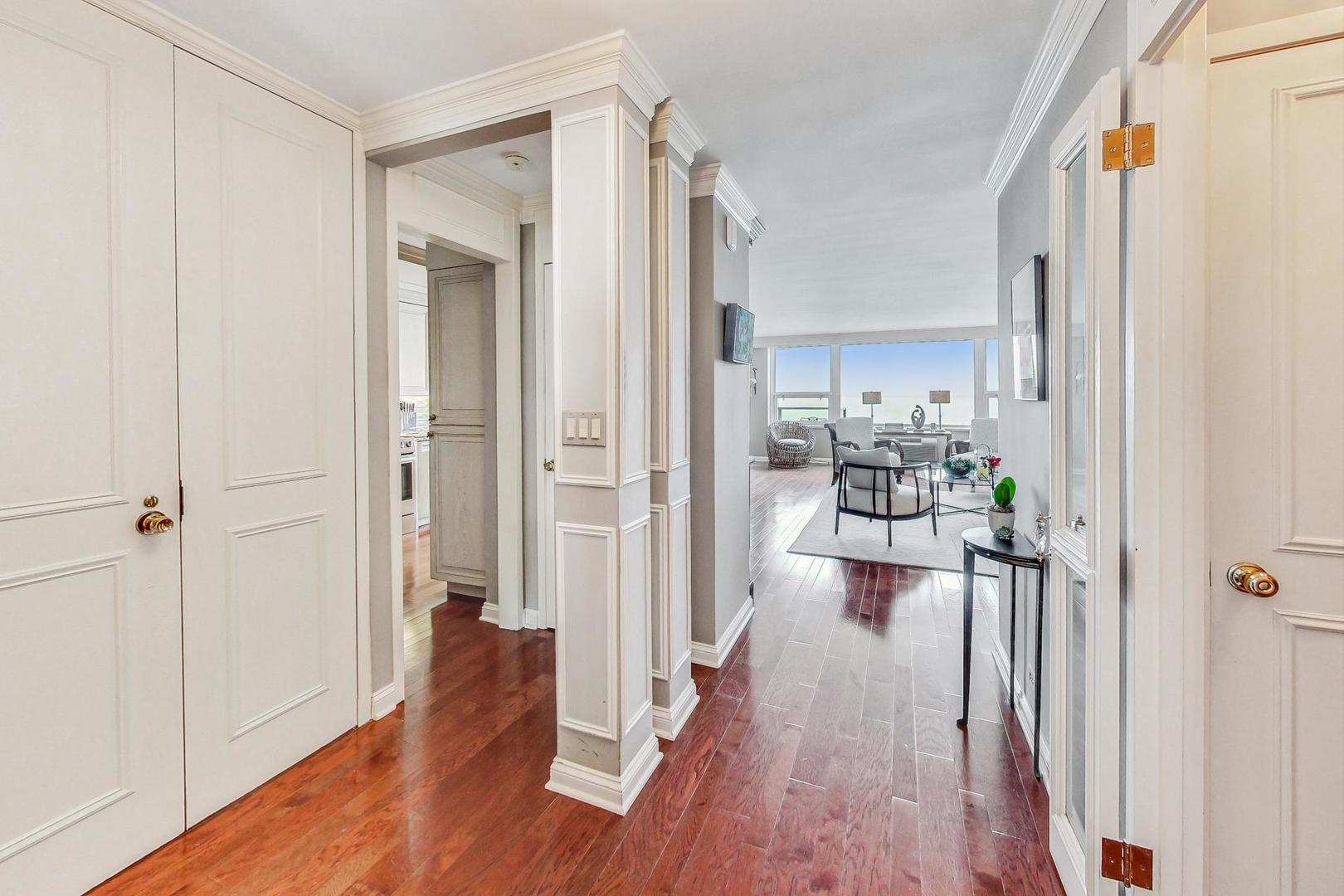 1630 Sheridan Road, Unit 8B Wilmette, IL 60091 - Photo 25 of 45 a view of entryway with livingroom and wooden floor