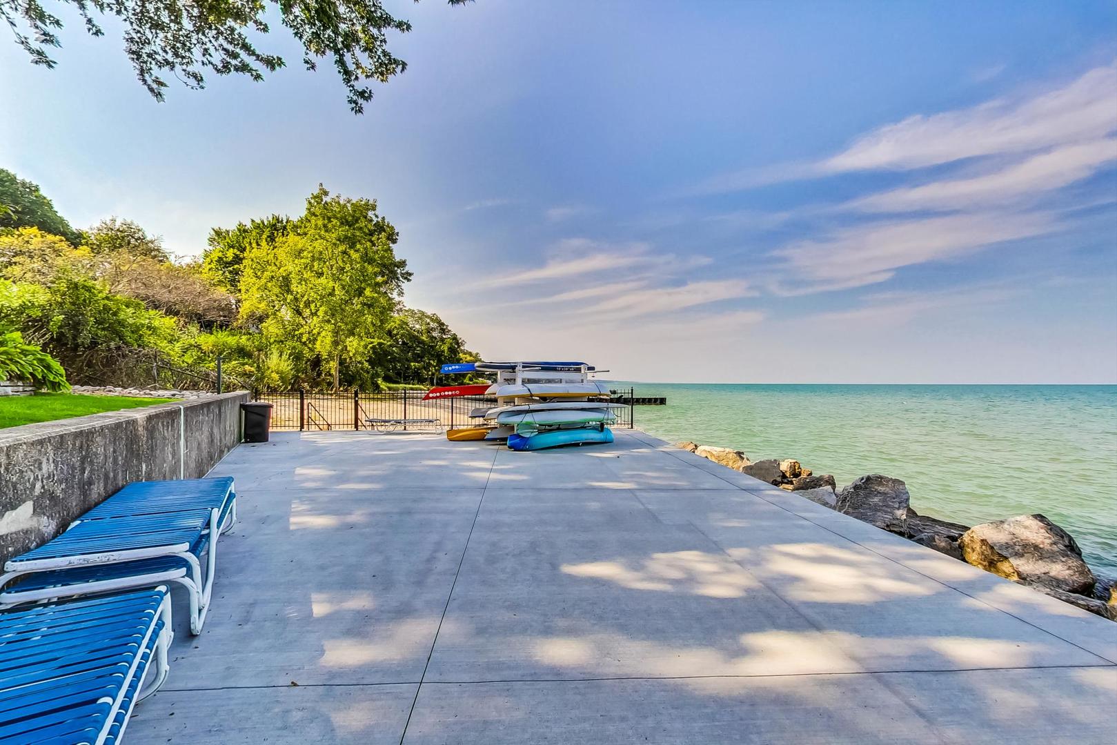 1630 Sheridan Road, Unit 8B Wilmette, IL 60091 - Photo 38 of 45 a view of a ocean with a yard