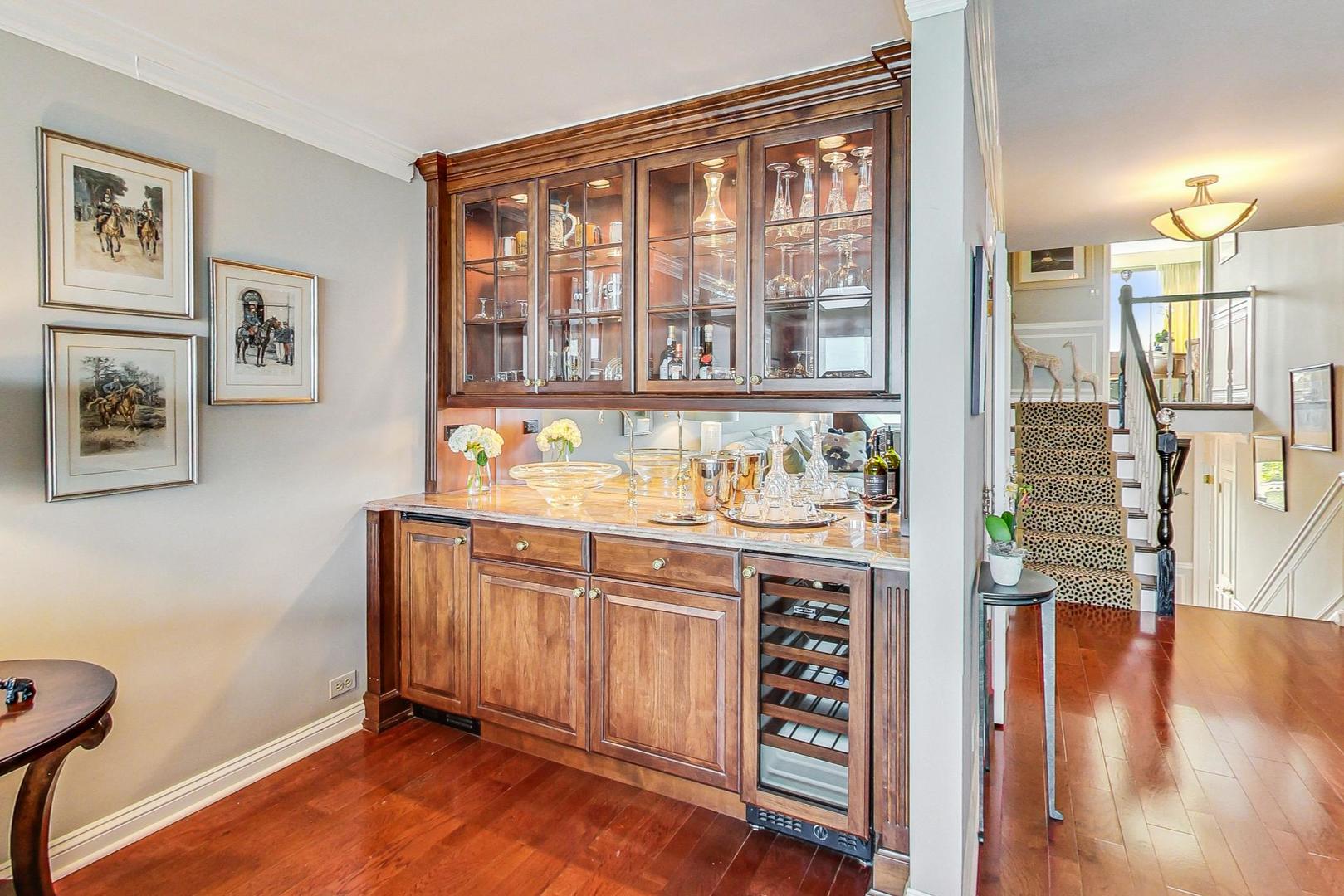 1630 Sheridan Road, Unit 8B Wilmette, IL 60091 - Photo 4 of 45 a kitchen with sink and cabinets