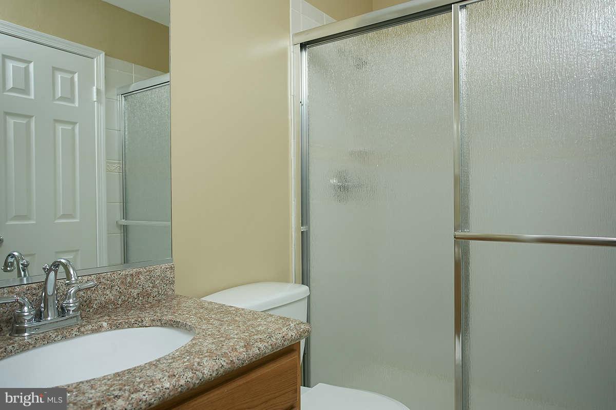 1083 Old Cedar Road McLean, VA 22102 - Photo 22 of 29 Bath