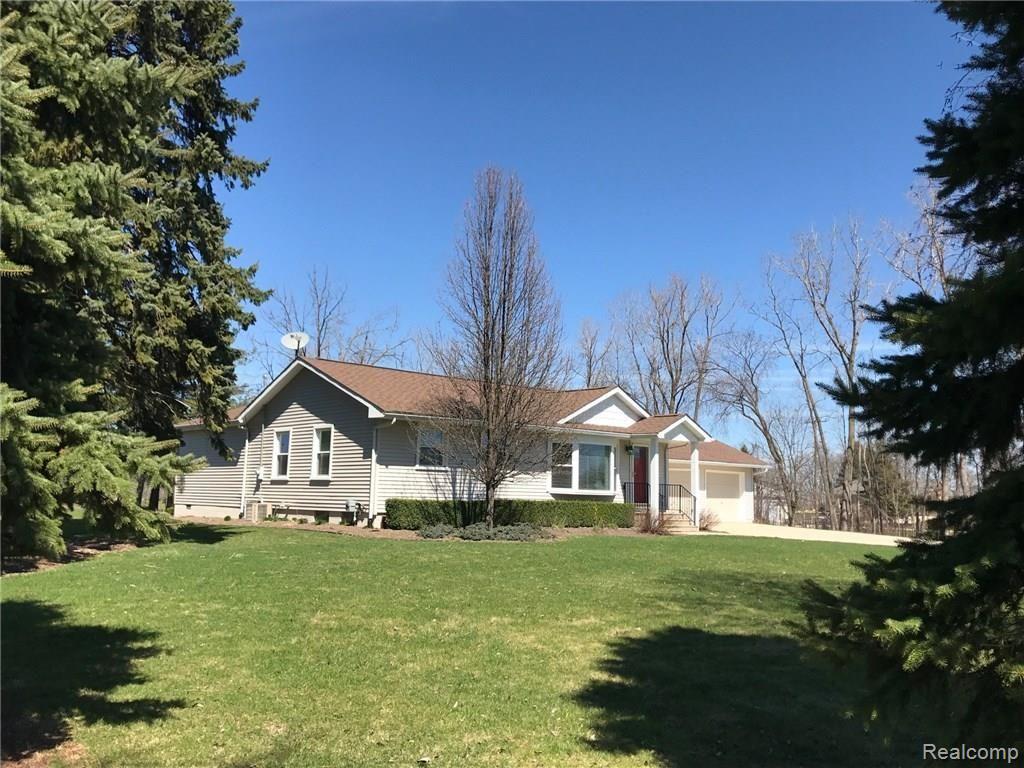 6709 General Squier Road Almont, MI 48003 - Photo 3 of 46 IMG_1869.JPG