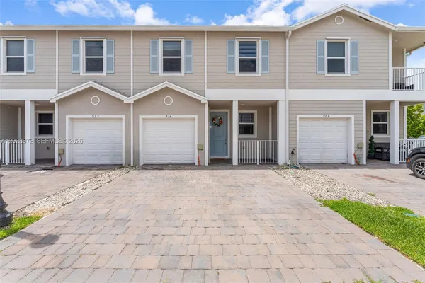 $380,000 | 914 Southeast 18th Street, Homestead, FL 33034