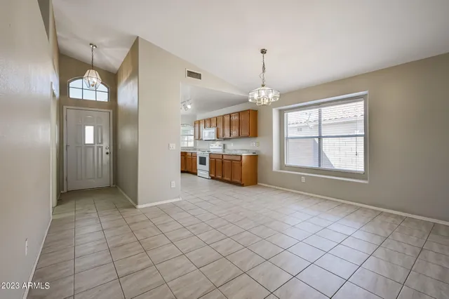 $2,000 | 7253 East Kiva Avenue, Mesa, AZ 85209