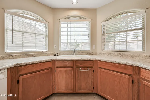 $2,000 | 7253 East Kiva Avenue, Mesa, AZ 85209