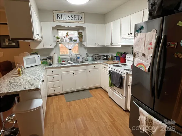 $320,000 | 305 Meadowood Circle, Kannapolis, NC 28081