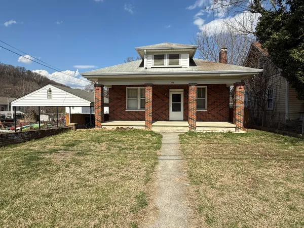 $189,950 | 1342 Craig Robertson Road Southeast, Roanoke, VA 24014