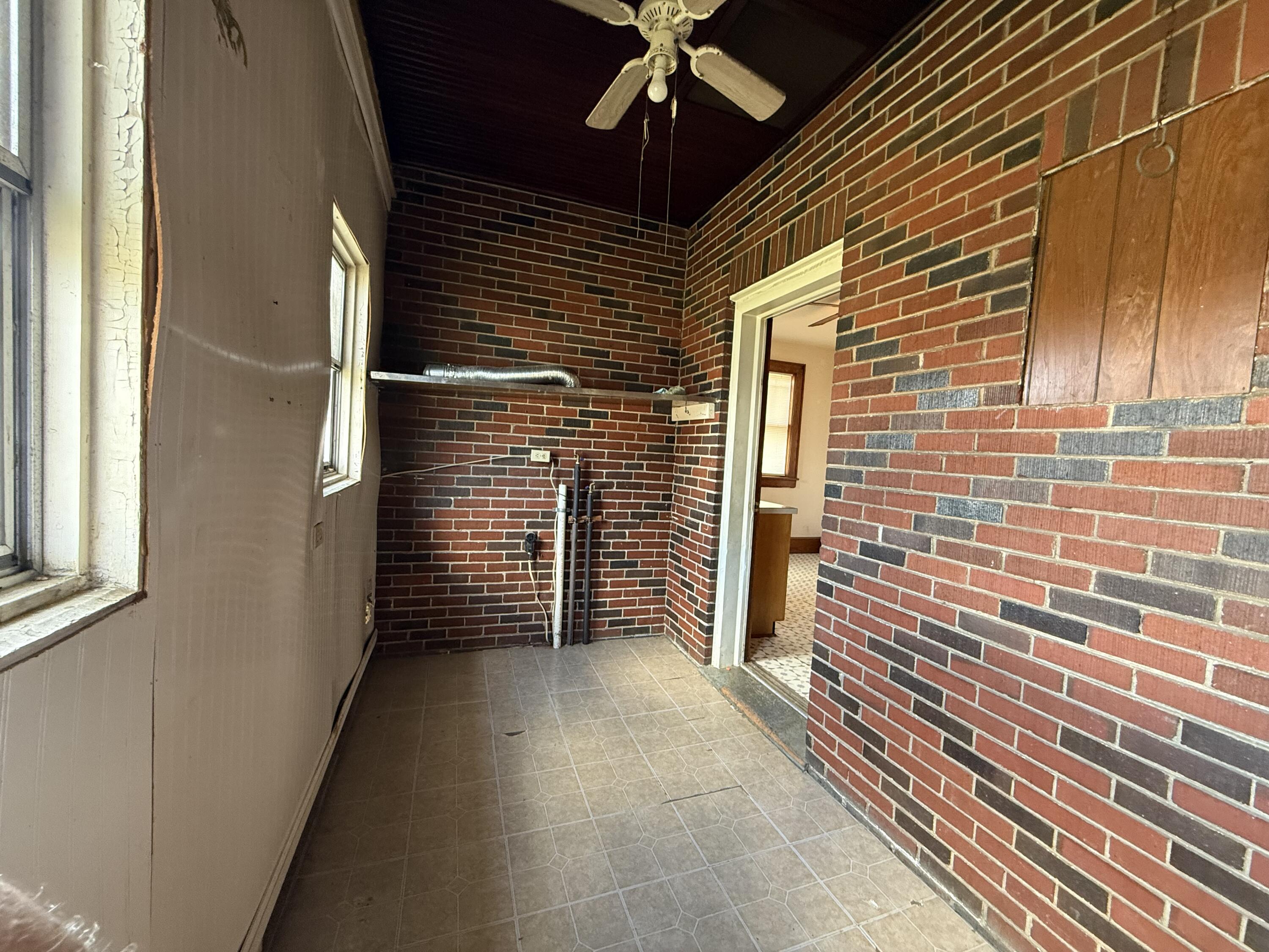 1342 Craig Robertson Road Southeast Roanoke, VA 24014 - Photo 28 of 42 IMG_3563