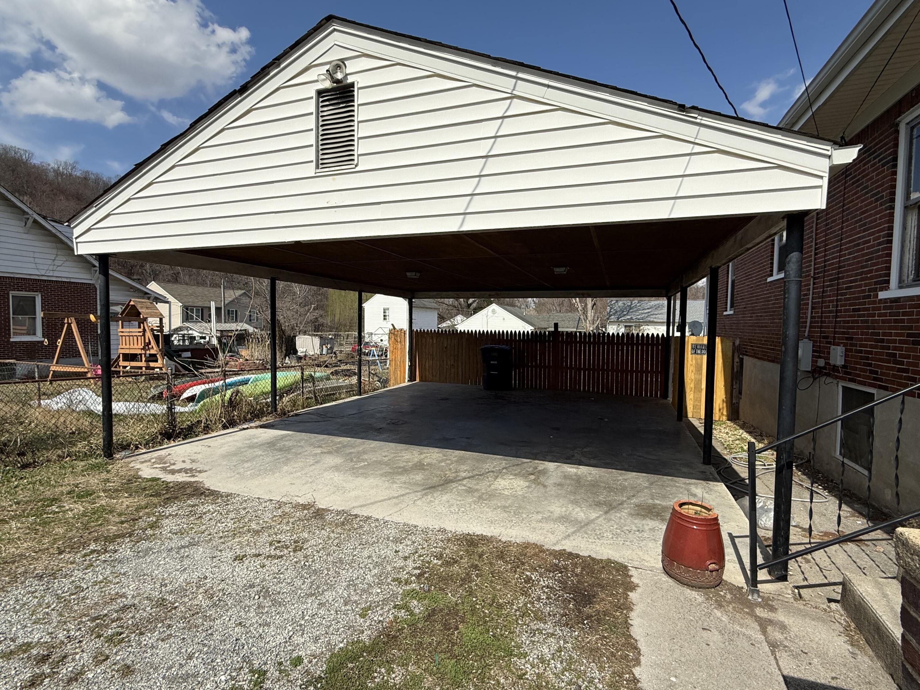 1342 Craig Robertson Road Southeast Roanoke, VA 24014 - Photo 8 of 42 IMG_3540