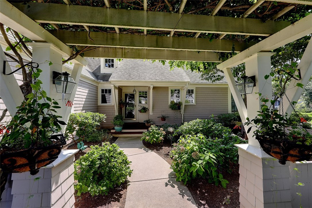 14 Oyster Point, Unit 14 Warren, RI 02885 - Photo 2 of 28 Gallery Image 2