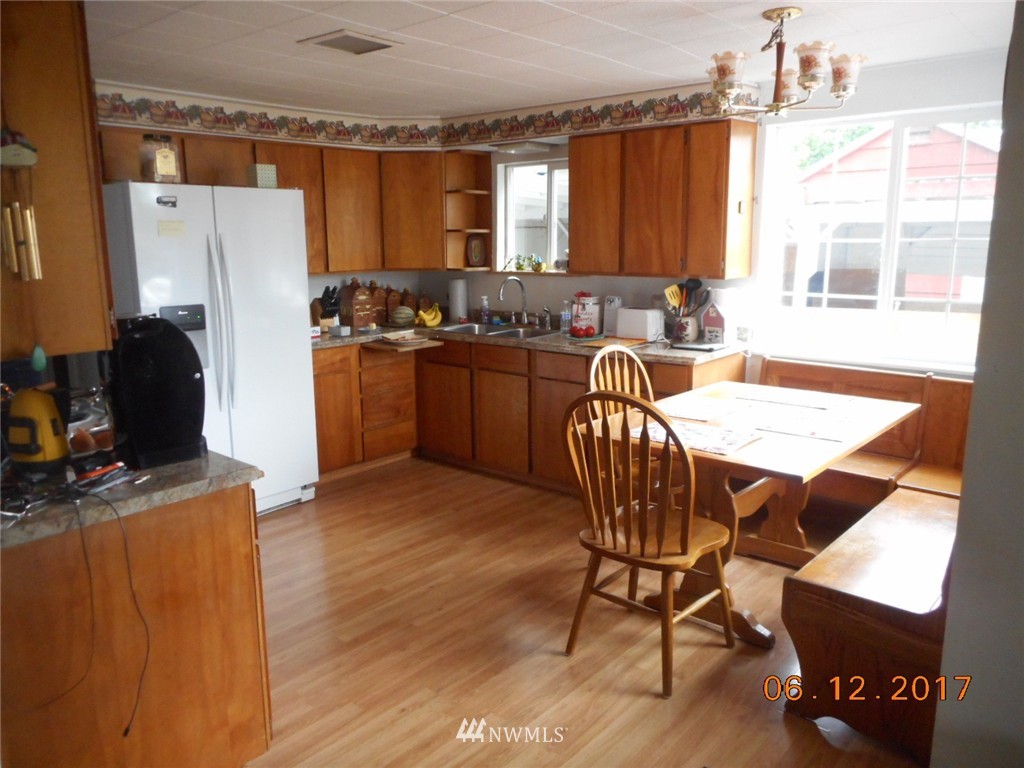 2904 Pine Road Northeast Bremerton, WA 98310 - Photo 4 of 18