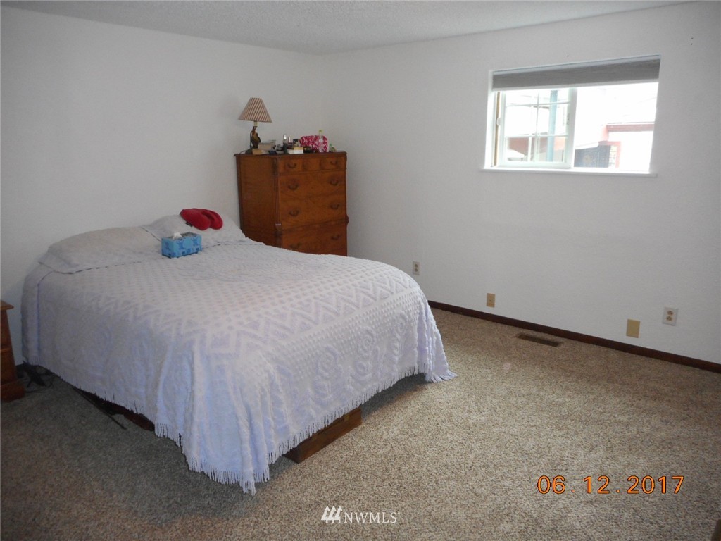 2904 Pine Road Northeast Bremerton, WA 98310 - Photo 5 of 18