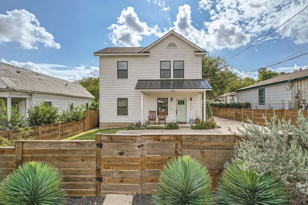 $2,650 | 6915 Carver Avenue, Unit 1, Austin, TX 78752