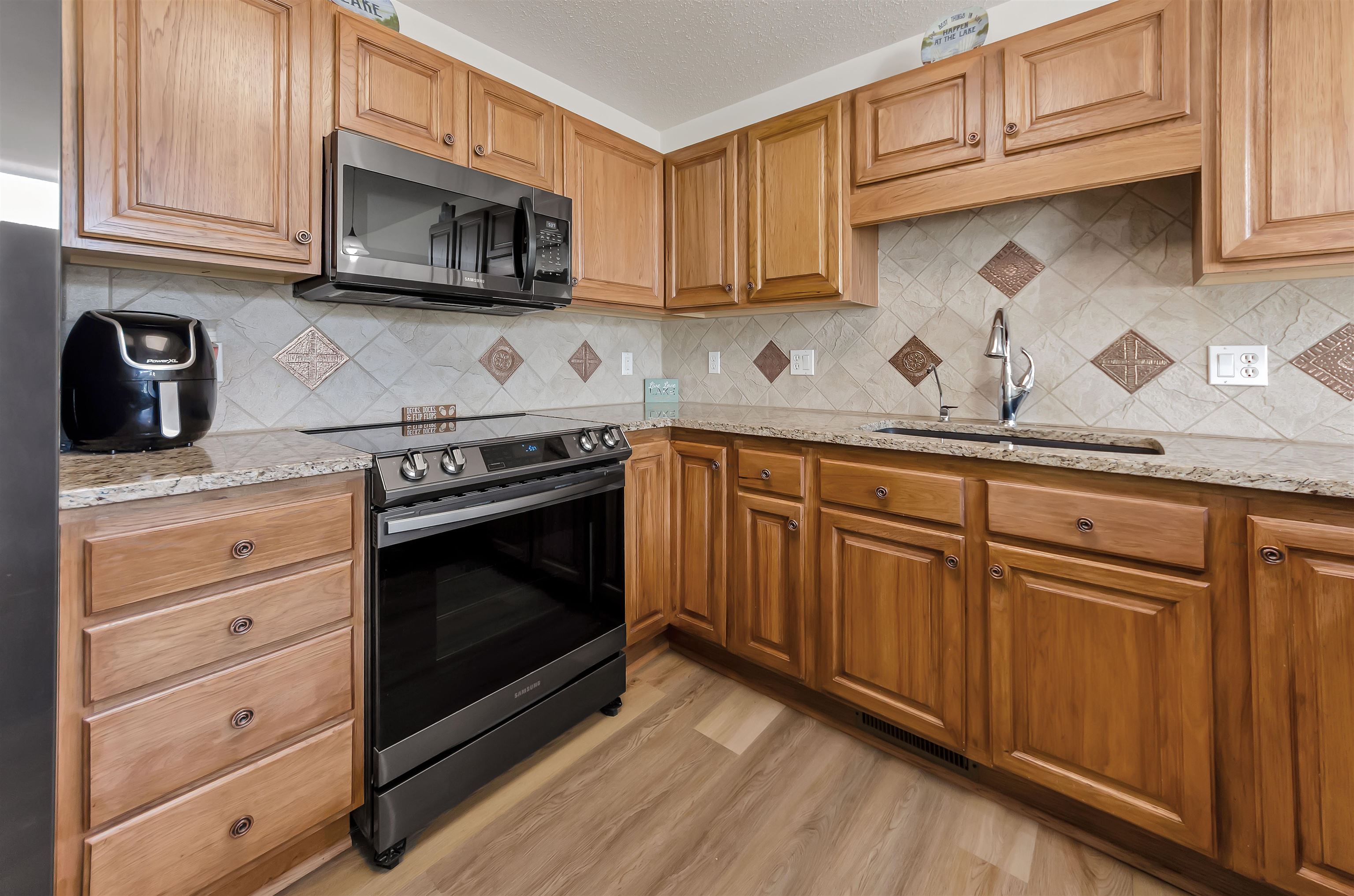 1704 Castleview Gladwin, MI 48624 - Photo 14 of 81