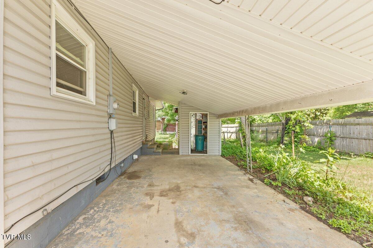 115 Alexander Street Hampton, TN 37658 - Photo 17 of 20 128A3358