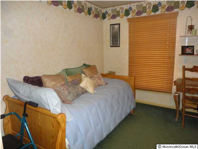 25 Wyckham Road Spring Lake Heights, NJ 07762 - Photo 6 of 18 Additional Photo