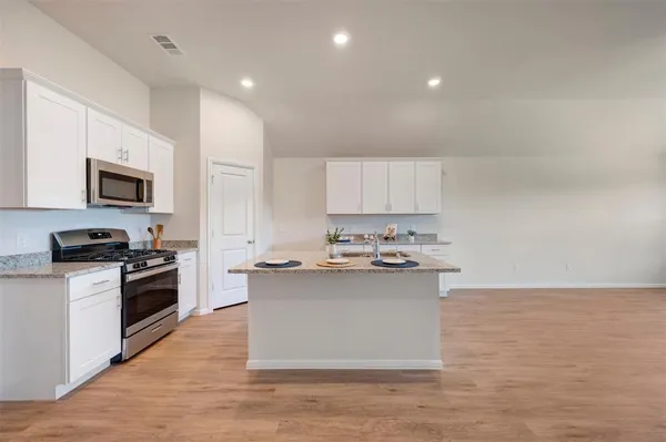 $339,990 | 1020 Tarryhill Drive, Crowley, TX 76036