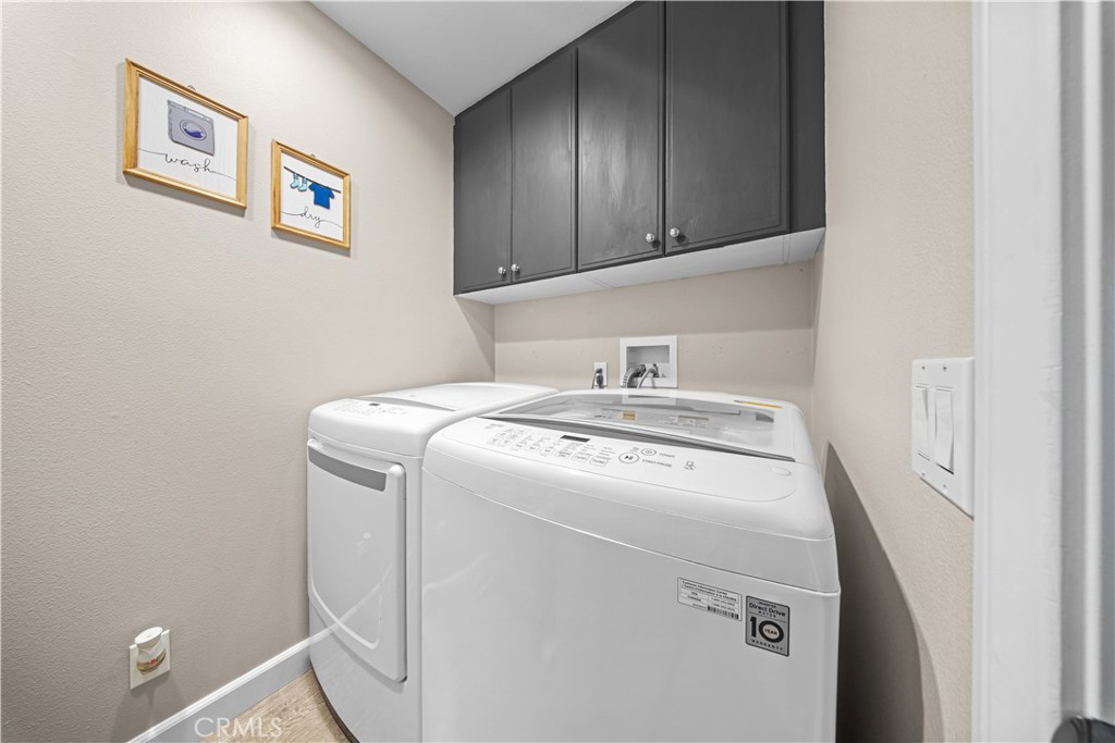 4 Potters Bend Ladera Ranch, CA 92694 - Photo 16 of 31 a utility room with dryer and washer