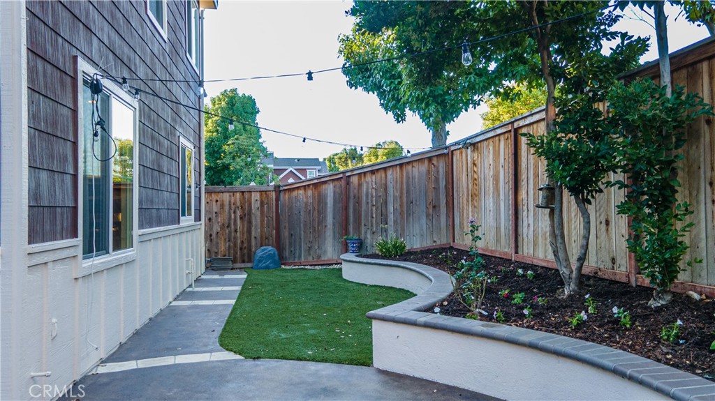 4 Potters Bend Ladera Ranch, CA 92694 - Photo 25 of 31 a view of garden with tall trees
