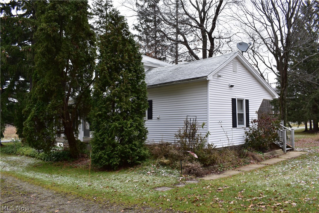 16627 Thompson Road Thompson, OH 44086 - Photo 8 of 23