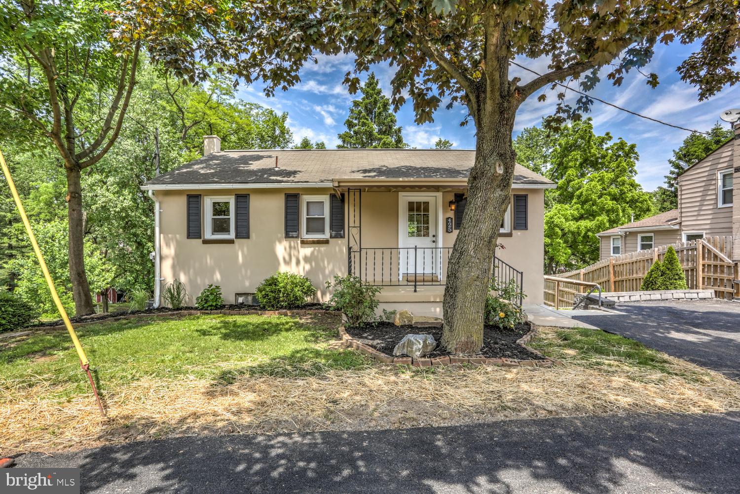 425 North Lane Lititz, PA 17543 - Photo 2 of 35