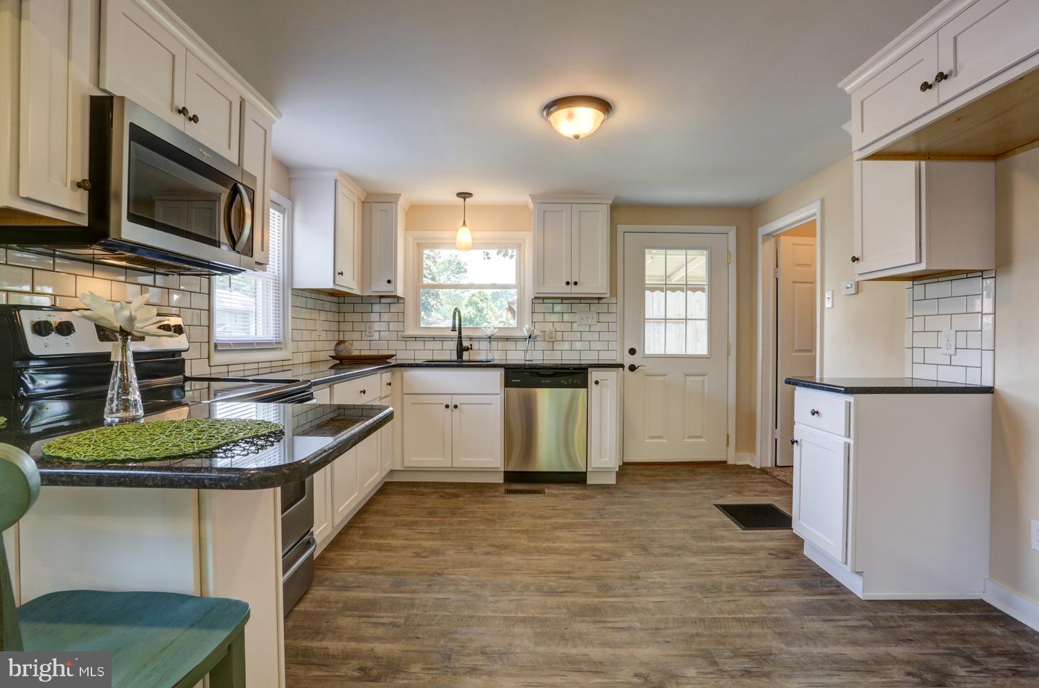 425 North Lane Lititz, PA 17543 - Photo 12 of 35