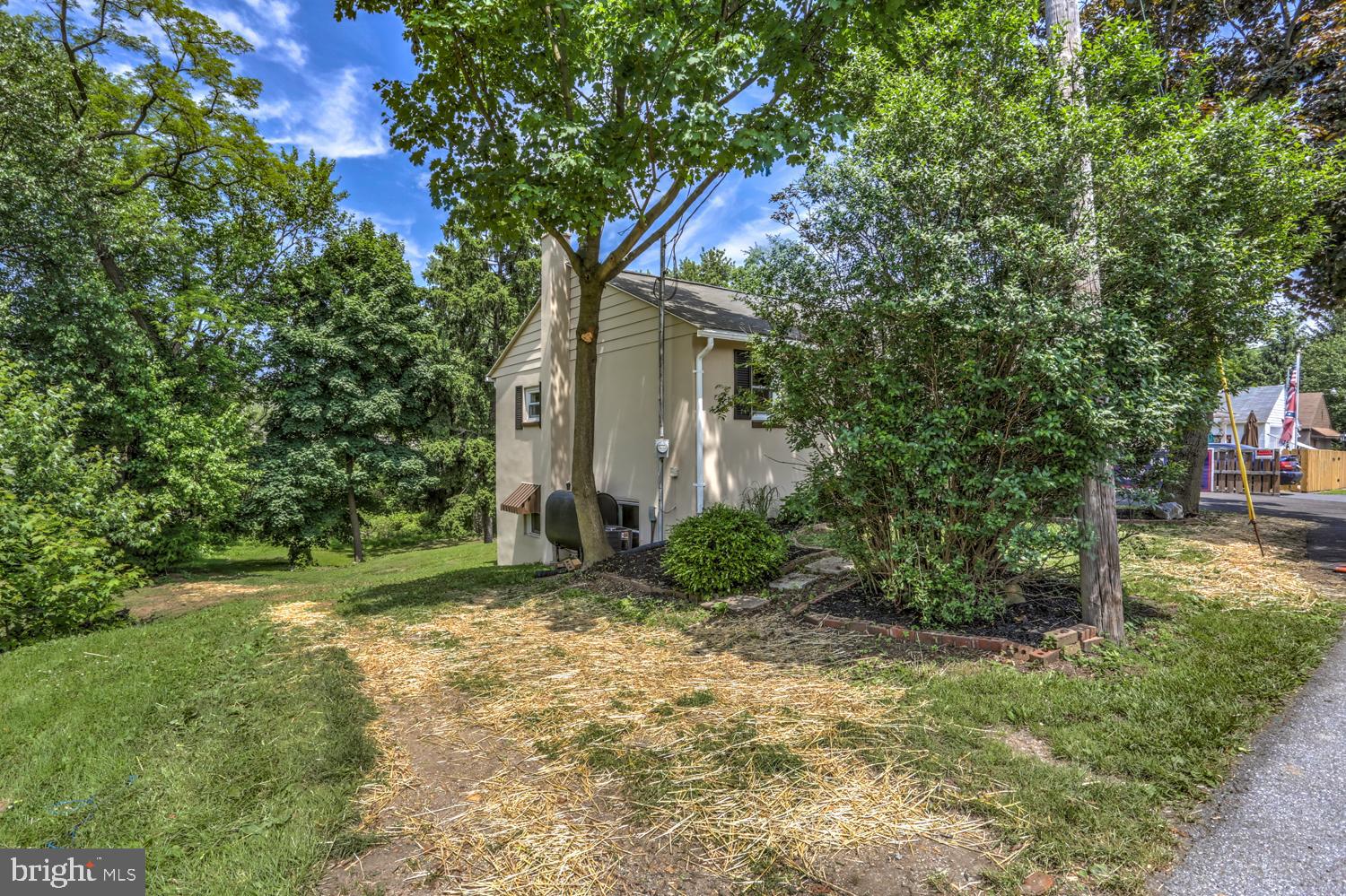 425 North Lane Lititz, PA 17543 - Photo 5 of 35