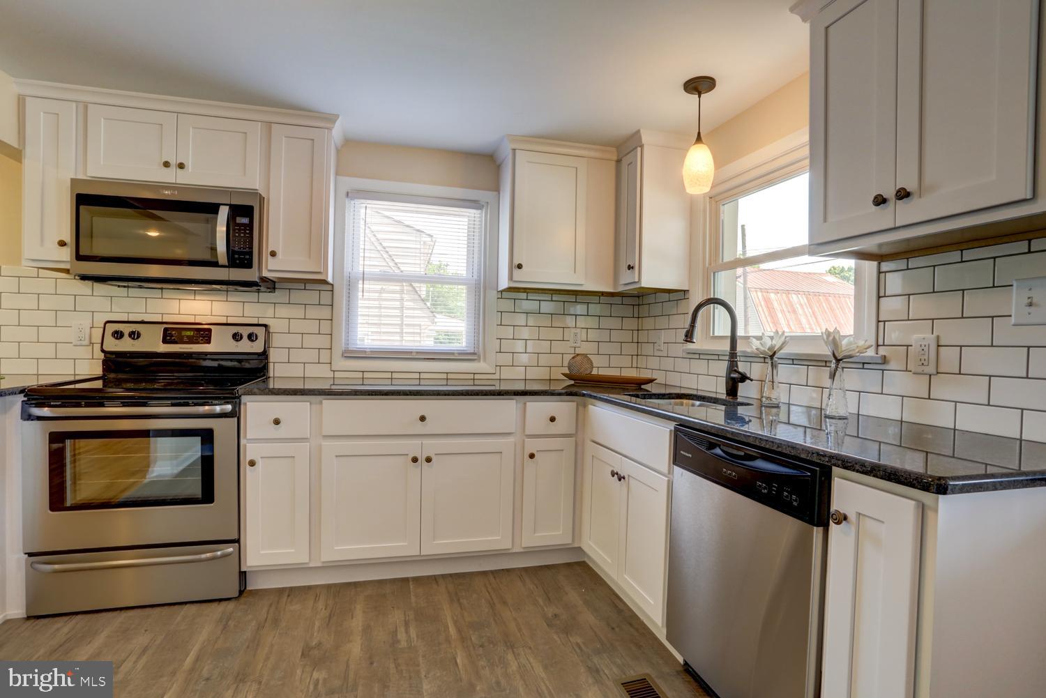 425 North Lane Lititz, PA 17543 - Photo 10 of 35