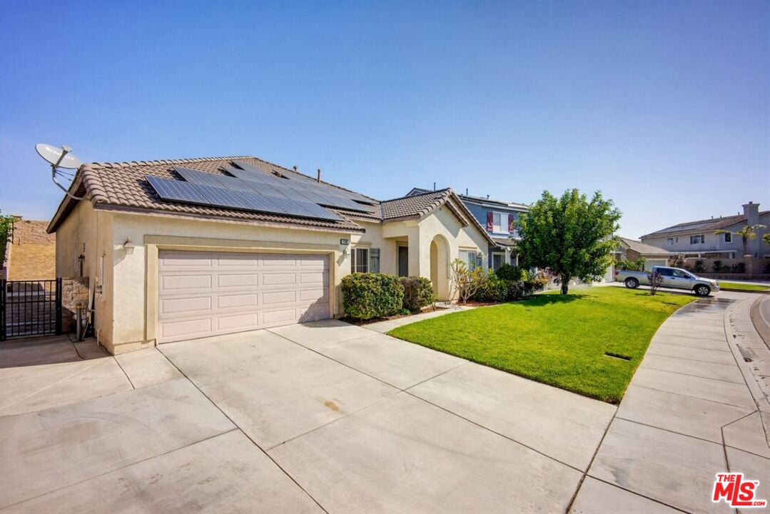 11962 Silver Loop Jurupa Valley, CA 91752 - Photo 3 of 70