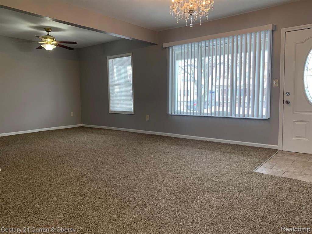 7038 Middlepointe Street Dearborn, MI 48126 - Photo 3 of 25