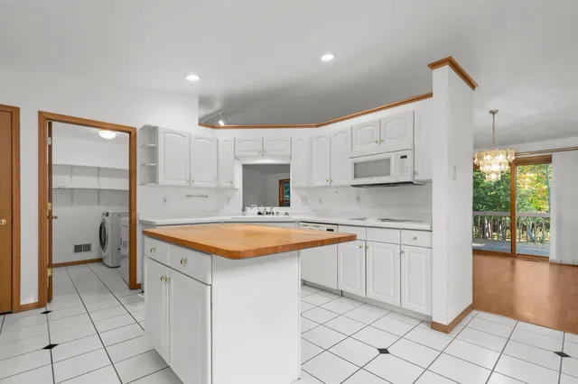 $350,000 | 625 River Bluff Drive, Manitowoc, WI 54220