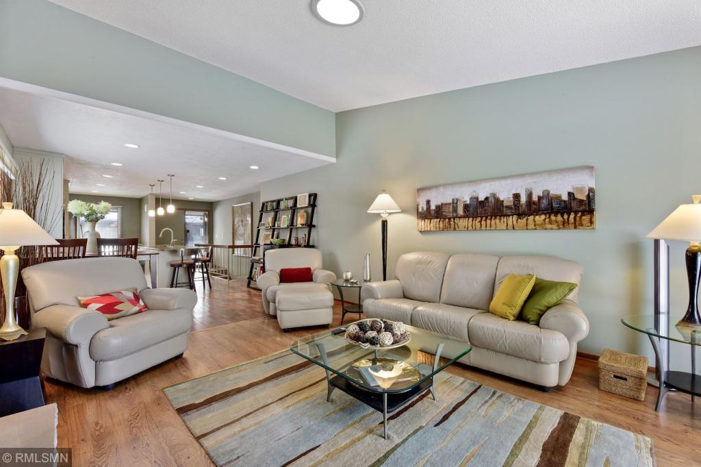 10259 Scarborough Road Bloomington, MN 55437 - Photo 19 of 37 Gallery Image 19