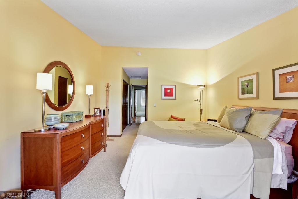 10259 Scarborough Road Bloomington, MN 55437 - Photo 21 of 37 Gallery Image 21