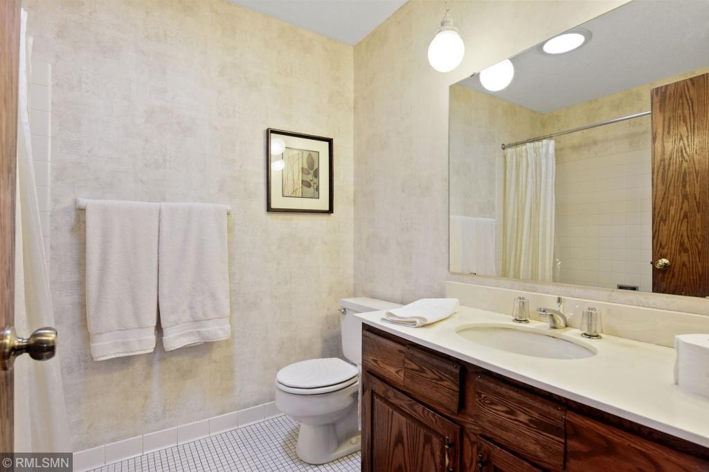 10259 Scarborough Road Bloomington, MN 55437 - Photo 25 of 37 Gallery Image 25