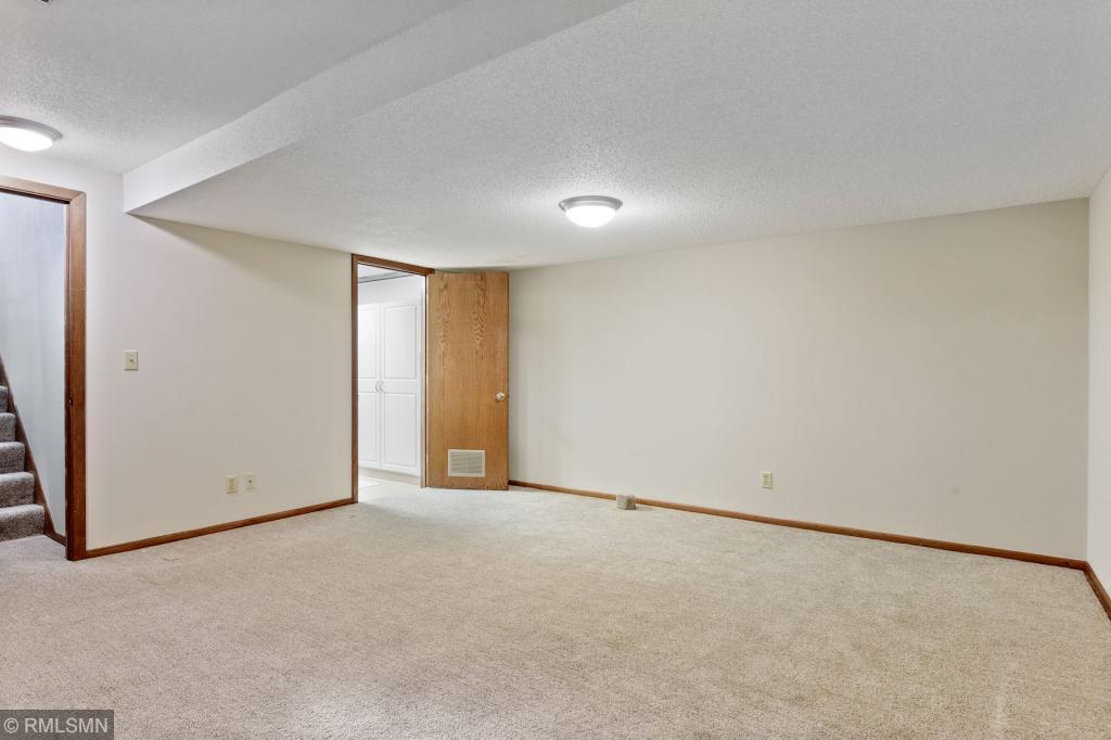 10259 Scarborough Road Bloomington, MN 55437 - Photo 30 of 37 Gallery Image 30