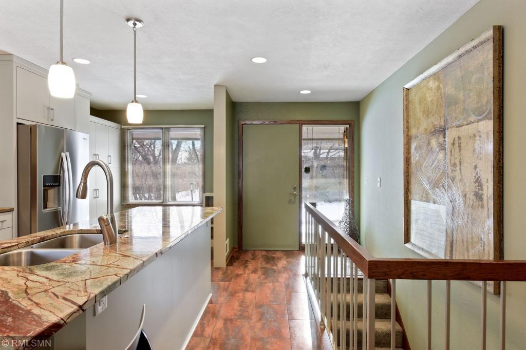 10259 Scarborough Road Bloomington, MN 55437 - Photo 4 of 37 Gallery Image 4