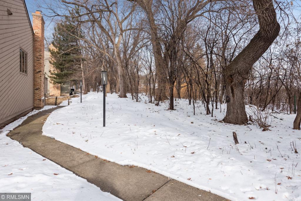 10259 Scarborough Road Bloomington, MN 55437 - Photo 35 of 37 Gallery Image 35