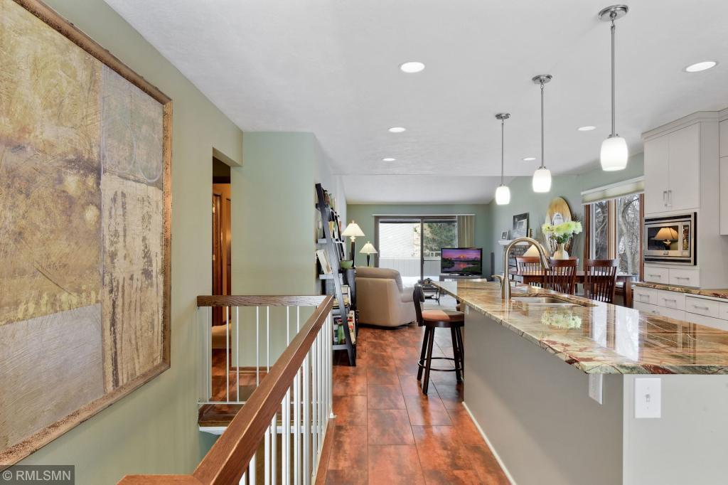 10259 Scarborough Road Bloomington, MN 55437 - Photo 5 of 37 Gallery Image 5