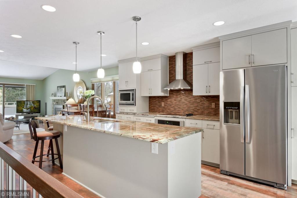 10259 Scarborough Road Bloomington, MN 55437 - Photo 6 of 37 Gallery Image 6