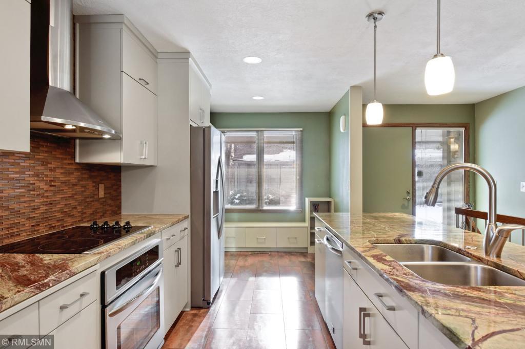 10259 Scarborough Road Bloomington, MN 55437 - Photo 8 of 37 Gallery Image 8