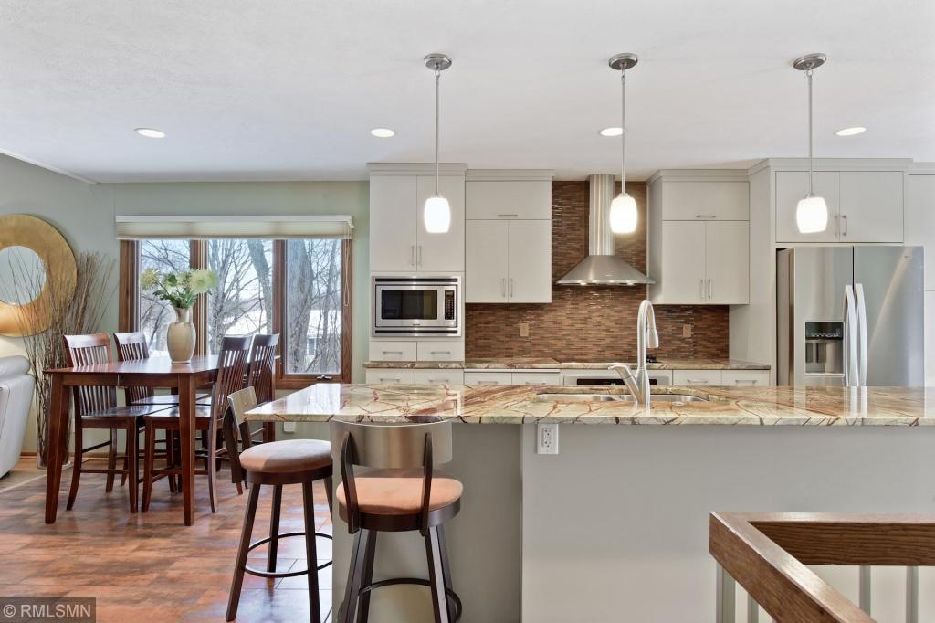10259 Scarborough Road Bloomington, MN 55437 - Photo 9 of 37 Gallery Image 9