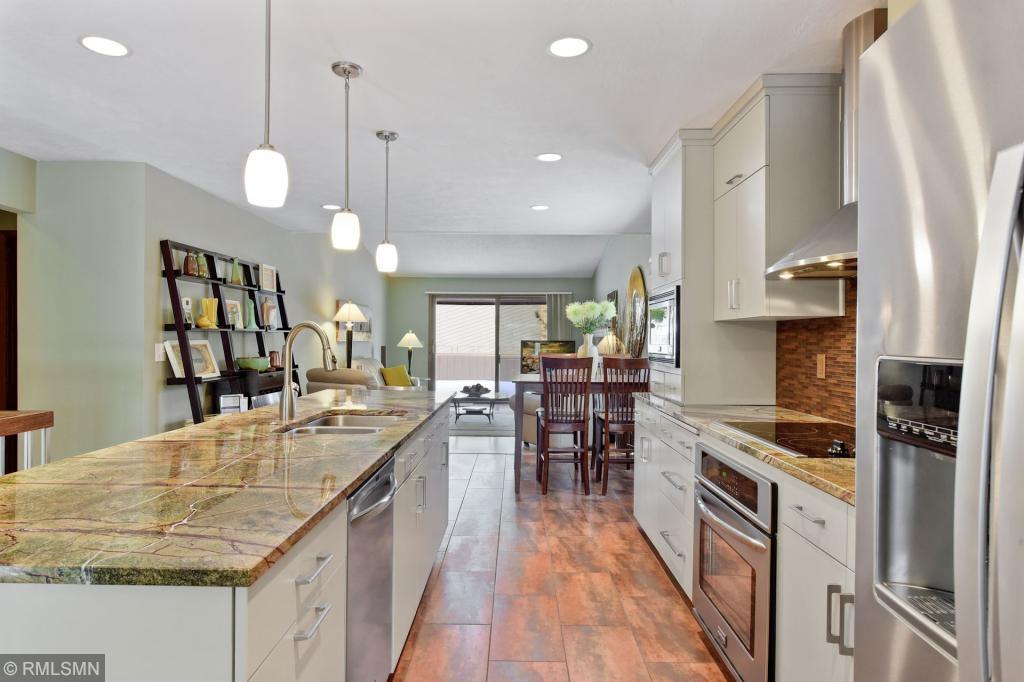 10259 Scarborough Road Bloomington, MN 55437 - Photo 10 of 37 Gallery Image 10