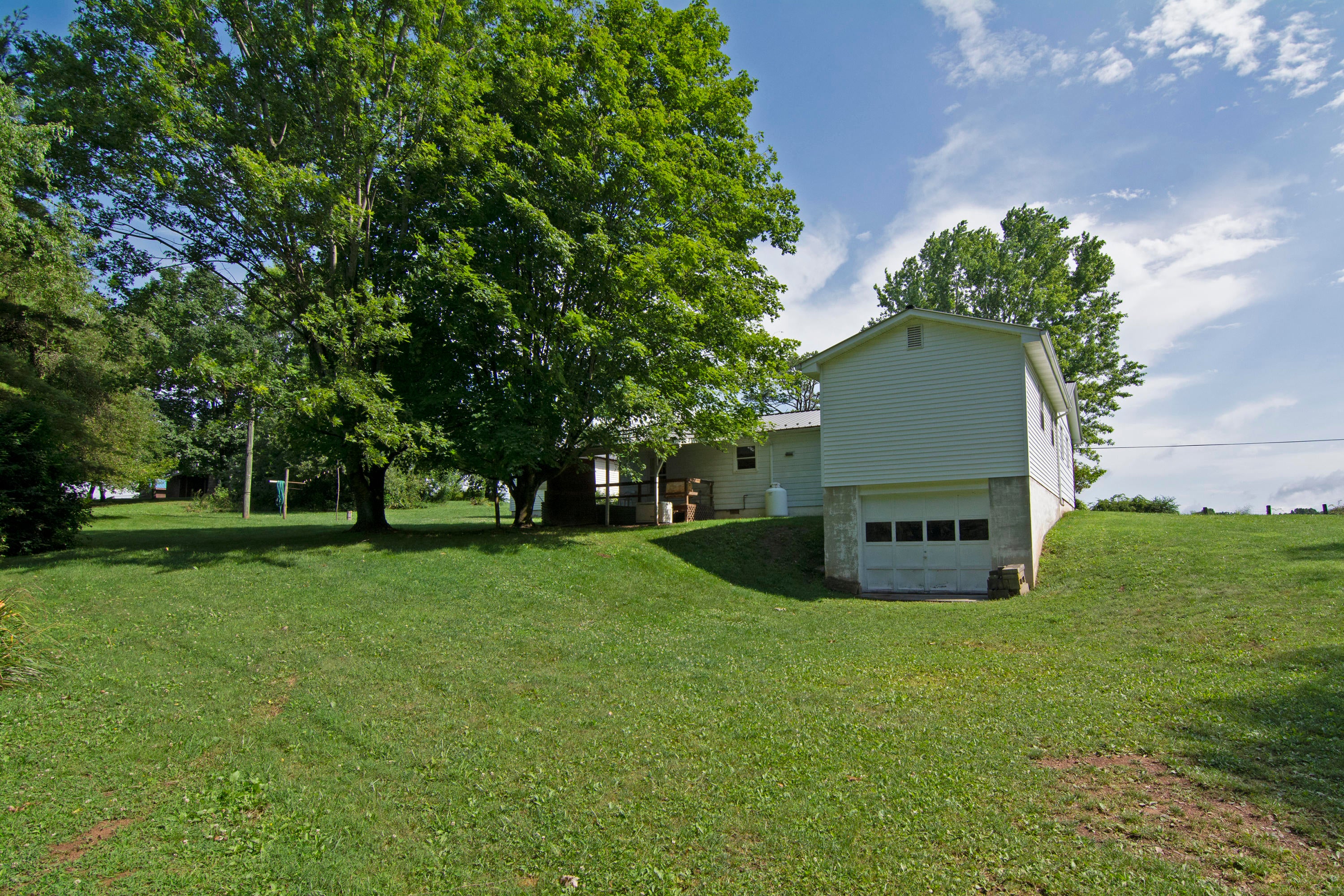 1394 Boggs Road Frankford, WV 24938 - Photo 6 of 46 Gallery Image 6