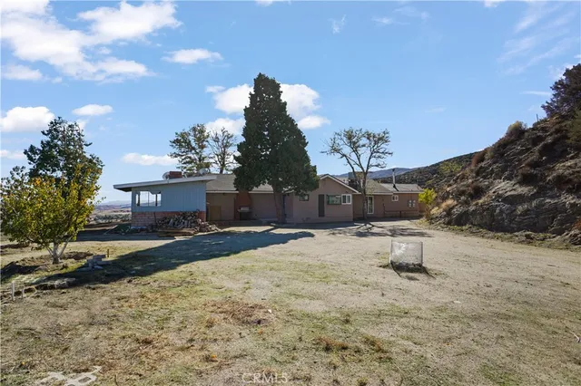 $840,000 | 40005 92nd Street West, Leona Valley, CA 93551