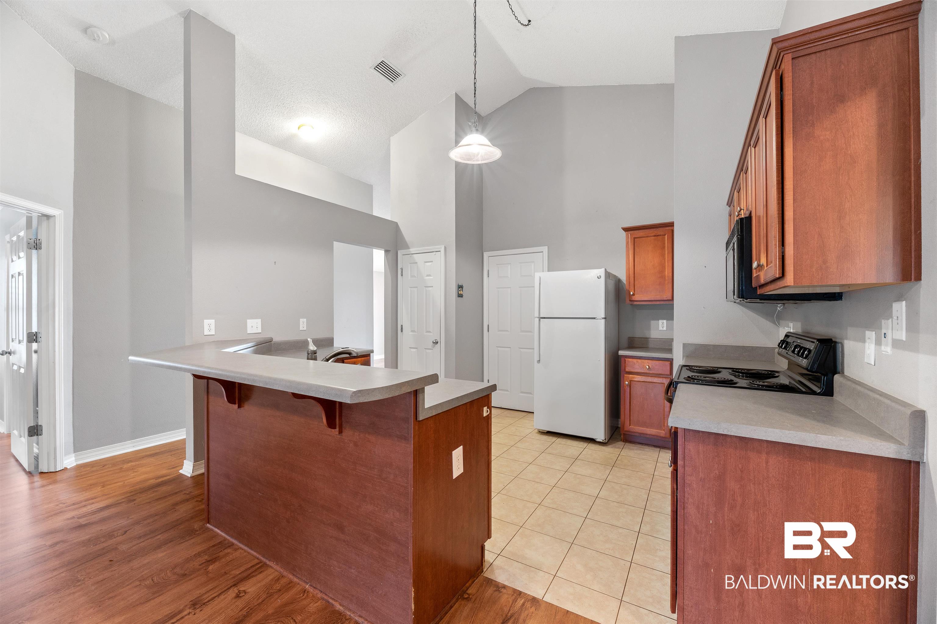 208 Spring Lake Drive Fairhope, AL 36532 - Photo 9 of 25 Breakfast Bar