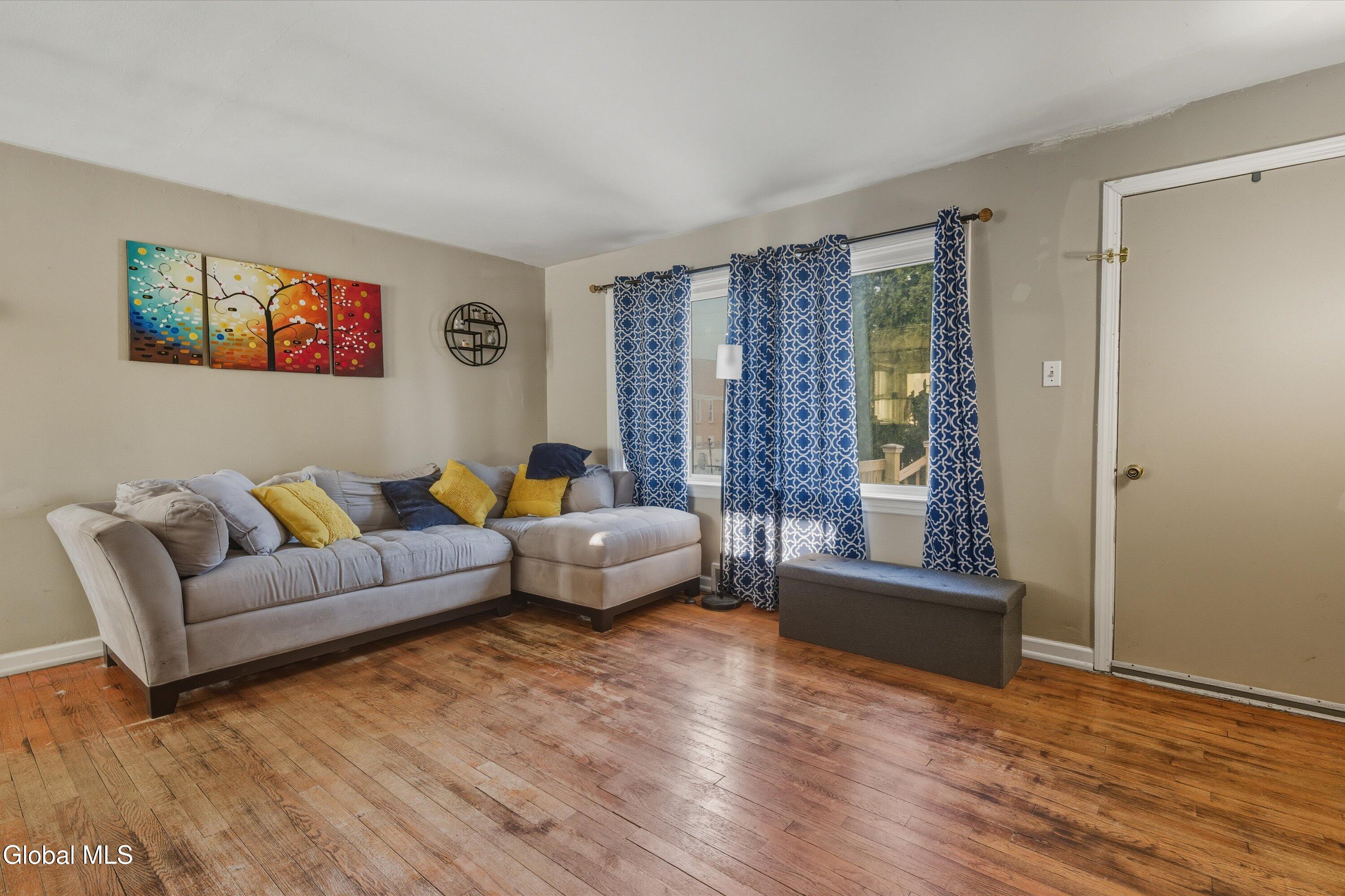 2564 Consaul Road Schenectady, NY 12304 - Photo 4 of 19 09-2564 Consaul RD-9