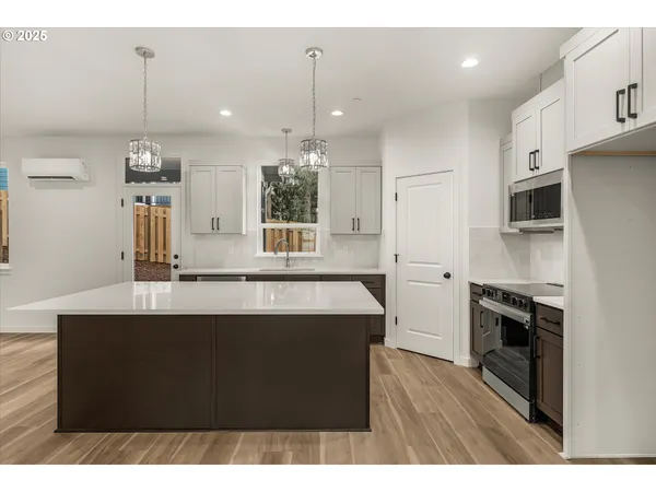 $529,900 | 284 Northwest Mawrcrest Drive, Gresham, OR 97030