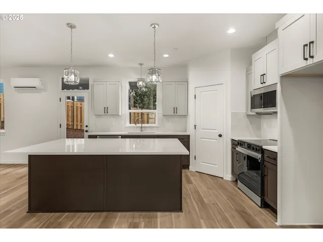 $569,500 | 284 Northwest Mawrcrest Drive, Gresham, OR 97030